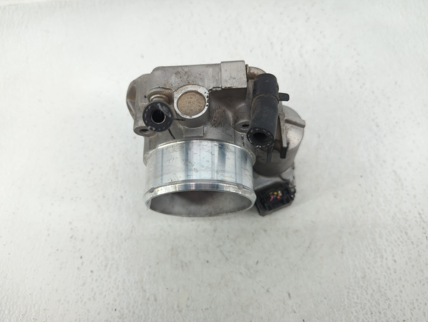 2011-2014 Hyundai Sonata Throttle Body P/N:35100-2G700 Fits Fits 2011 2012 2013 2014 2015 2016 OEM Used Auto Parts - Oemused