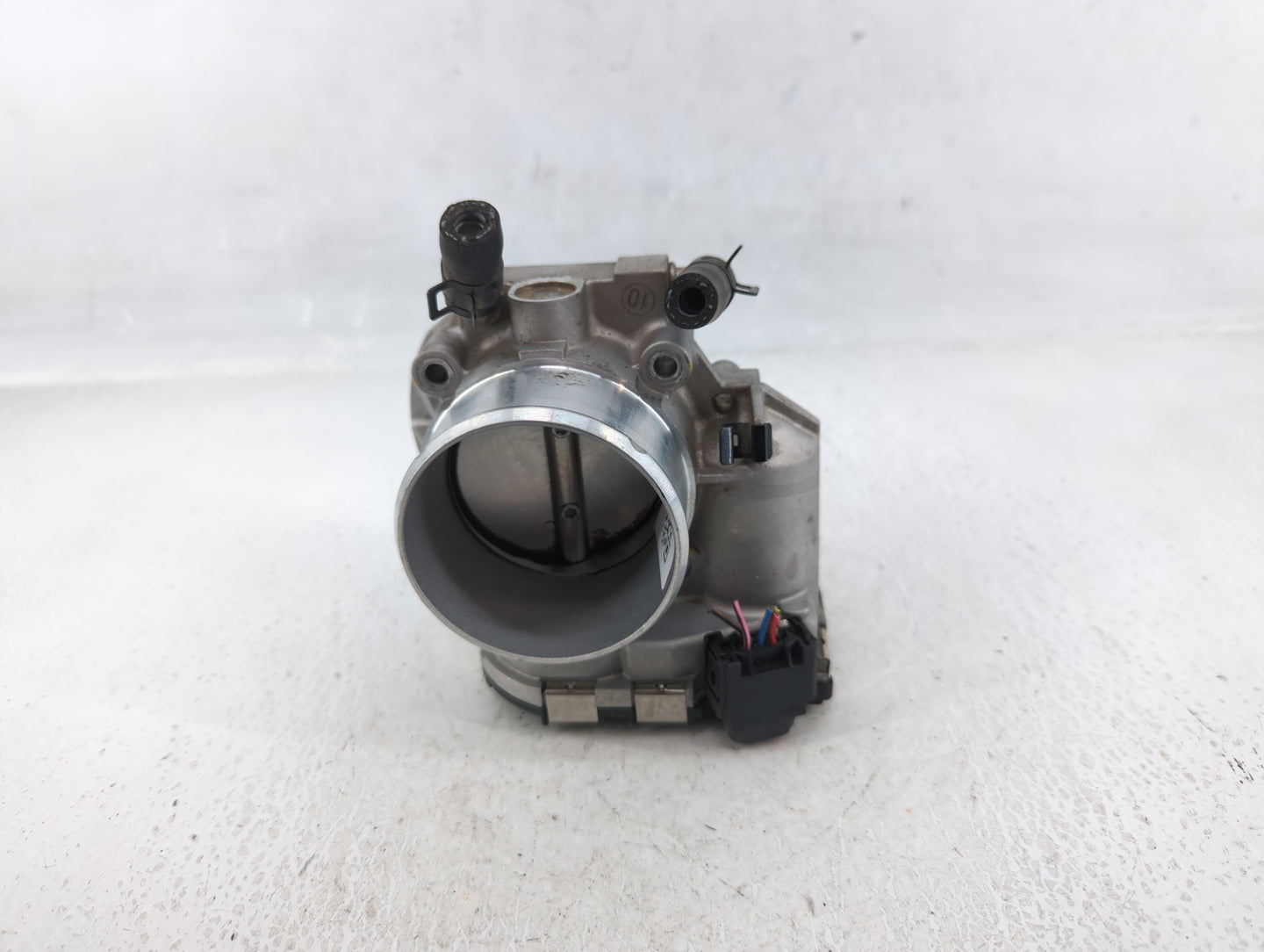 2011-2014 Hyundai Sonata Throttle Body P/N:35100-2G700 Fits Fits 2011 2012 2013 2014 2015 2016 OEM Used Auto Parts - Oemused