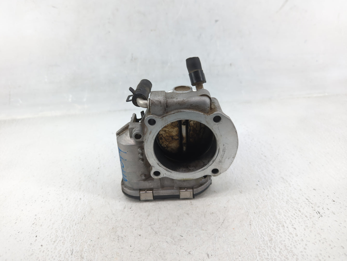 2011-2014 Hyundai Sonata Throttle Body P/N:35100-2G700 Fits Fits 2011 2012 2013 2014 2015 2016 OEM Used Auto Parts - Oemused