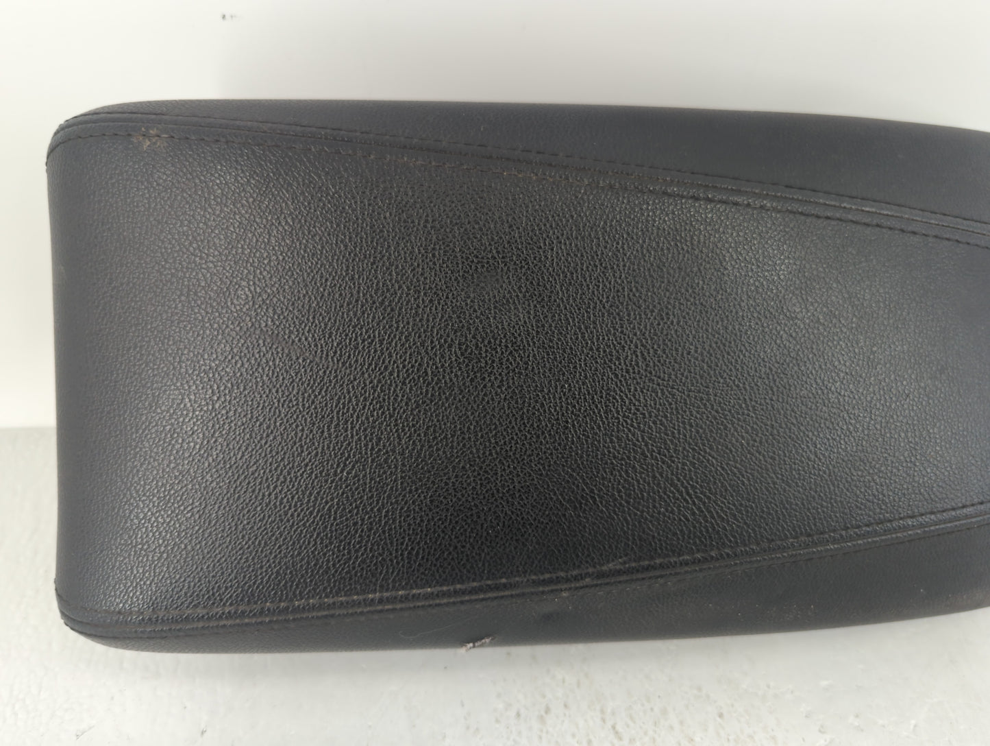 2013 Hyundai Sonata Center Console Armrest Cover Lid Black - Oemusedautoparts1.com