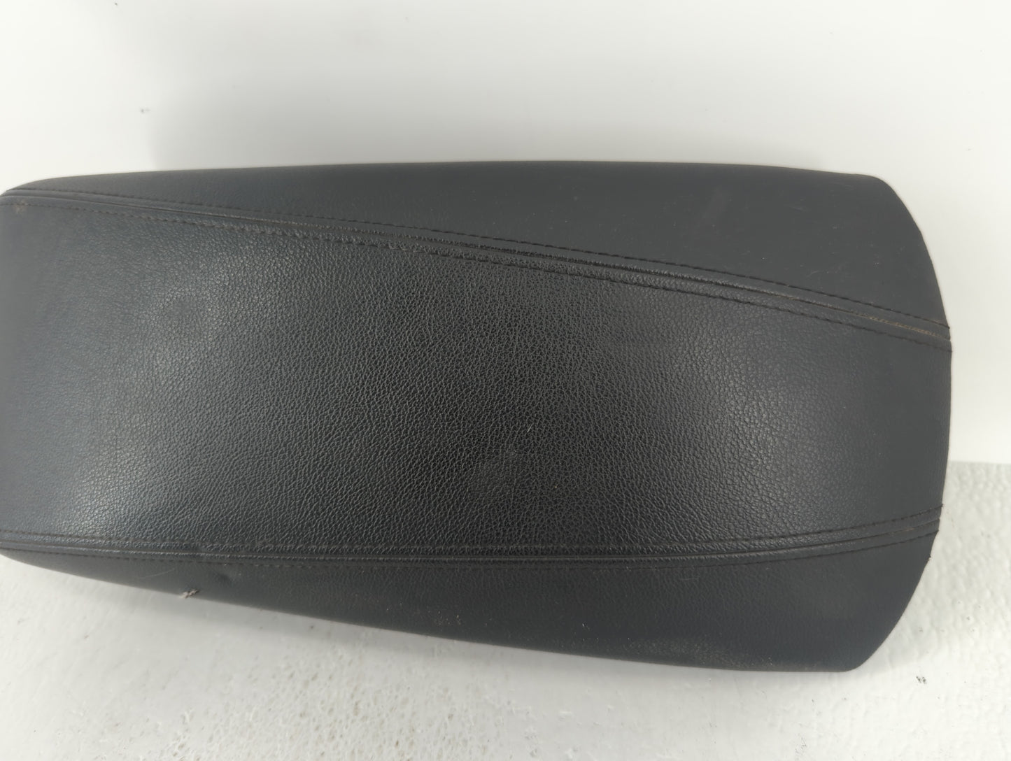 2013 Hyundai Sonata Center Console Armrest Cover Lid Black - Oemusedautoparts1.com