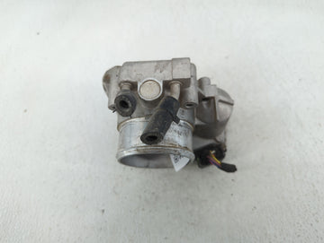 2011-2014 Hyundai Sonata Throttle Body P/N:35100-2G710 Fits Fits 2011 2012 2013 2014 2015 2016 OEM Used Auto Parts