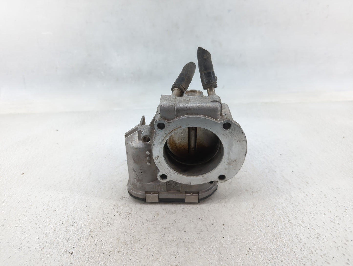 2011-2014 Hyundai Sonata Throttle Body P/N:35100-2G710 Fits Fits 2011 2012 2013 2014 2015 2016 OEM Used Auto Parts - Oemused