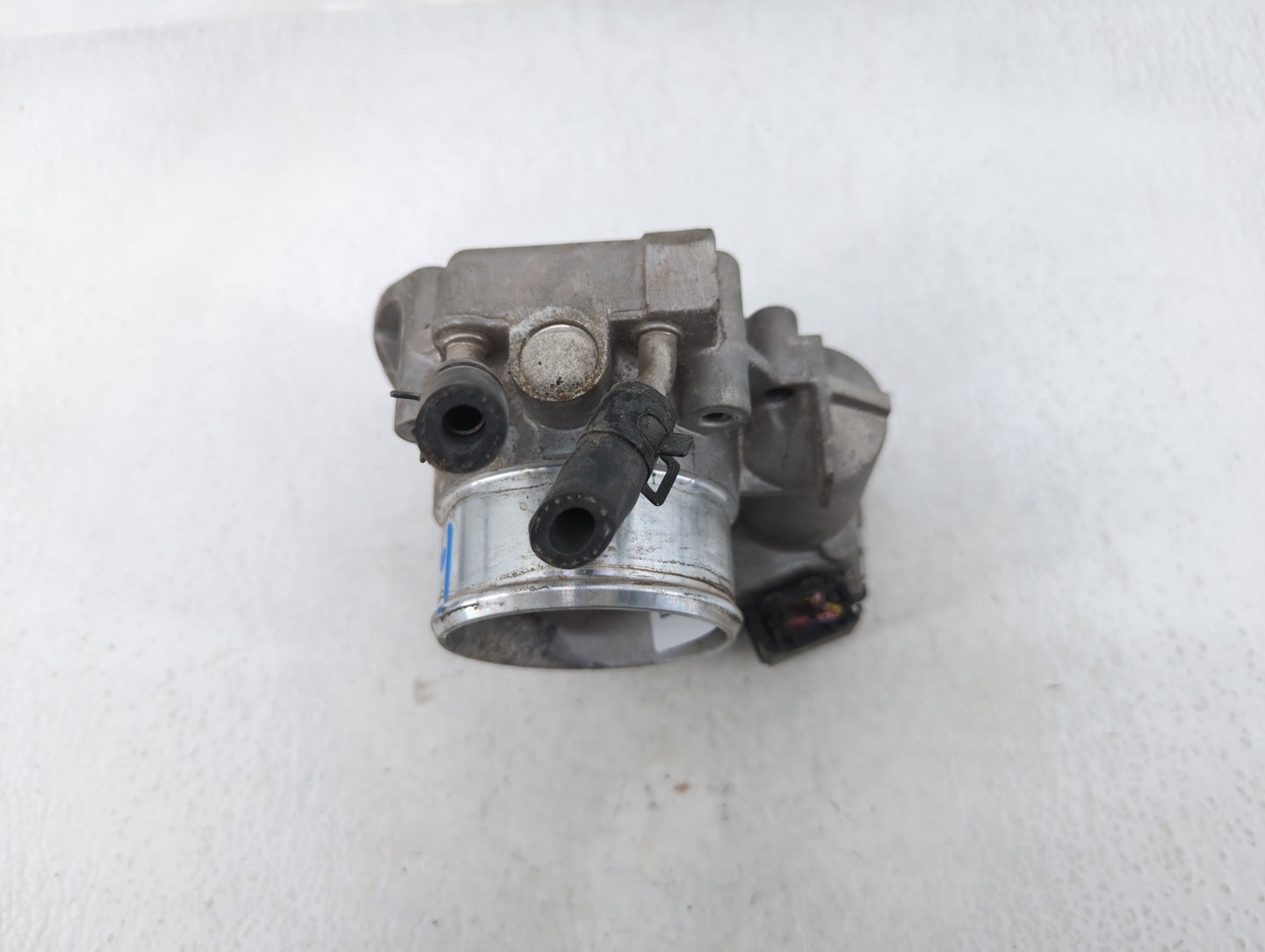 2011-2014 Hyundai Sonata Throttle Body P/N:35100-2G710 Fits Fits 2011 2012 2013 2014 2015 2016 OEM Used Auto Parts - Oemused