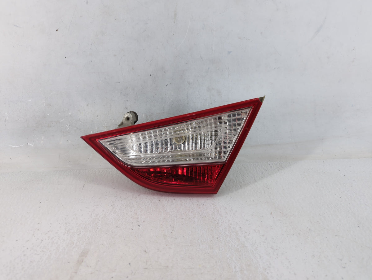 2013 Hyundai Sonata Tail Light Assembly Passenger Right OEM P/N:92404-3Q Fits Fits 2004 2005 2006 OEM Used Auto Parts - Oemu