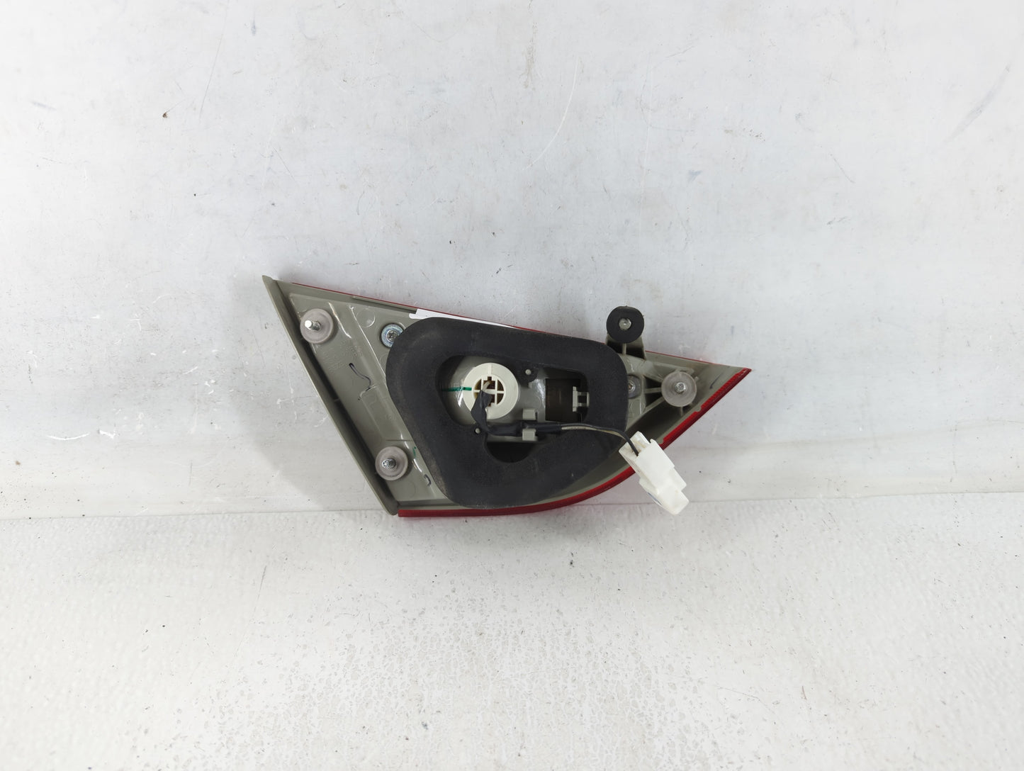 2013 Hyundai Sonata Tail Light Assembly Passenger Right OEM P/N:92404-3Q Fits OEM Used Auto Parts - Oemusedautoparts1.com