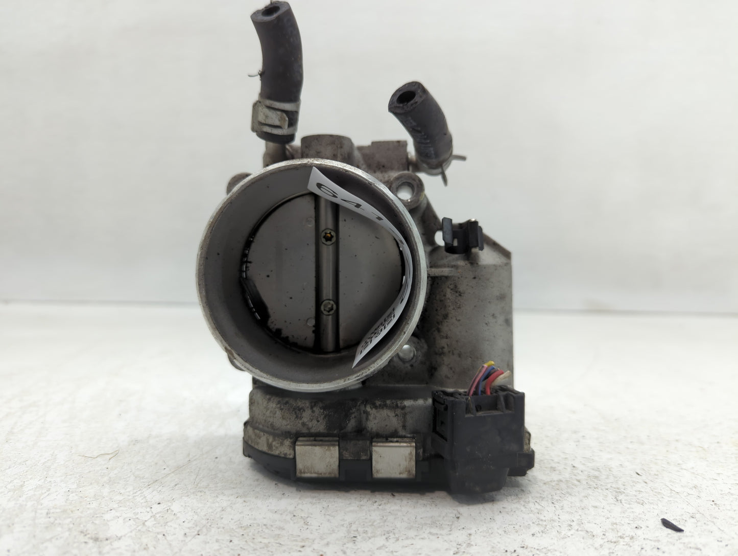 2011-2014 Hyundai Sonata Throttle Body P/N:35100-2G700 Fits Fits 2011 2012 2013 2014 2015 2016 OEM Used Auto Parts - Oemused