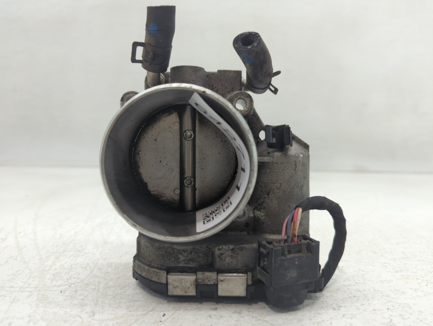 2011-2015 Hyundai Sonata Throttle Body P/N:35100-2G700 Fits Fits 2011 2012 2013 2014 2015 2016 OEM Used Auto Parts - Oemused