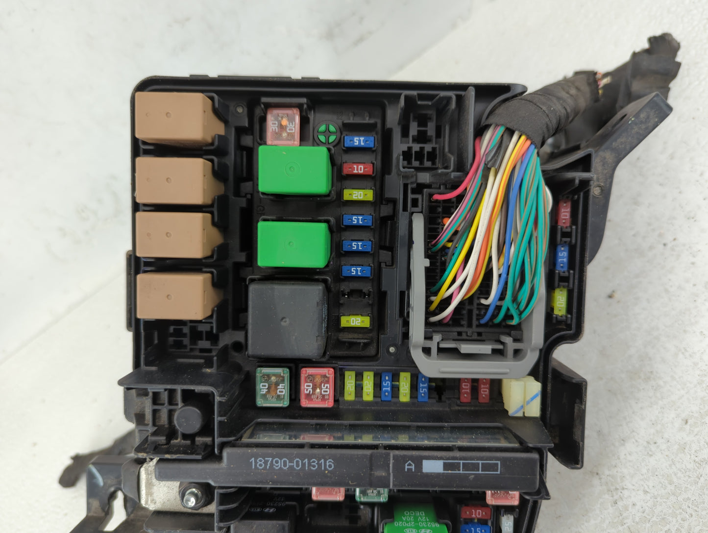 2011-2014 Hyundai Sonata Fusebox Fuse Box Panel Relay Module P/N:91950-3S711 Fits Fits 2011 2012 2013 2014 OEM Used Auto Par