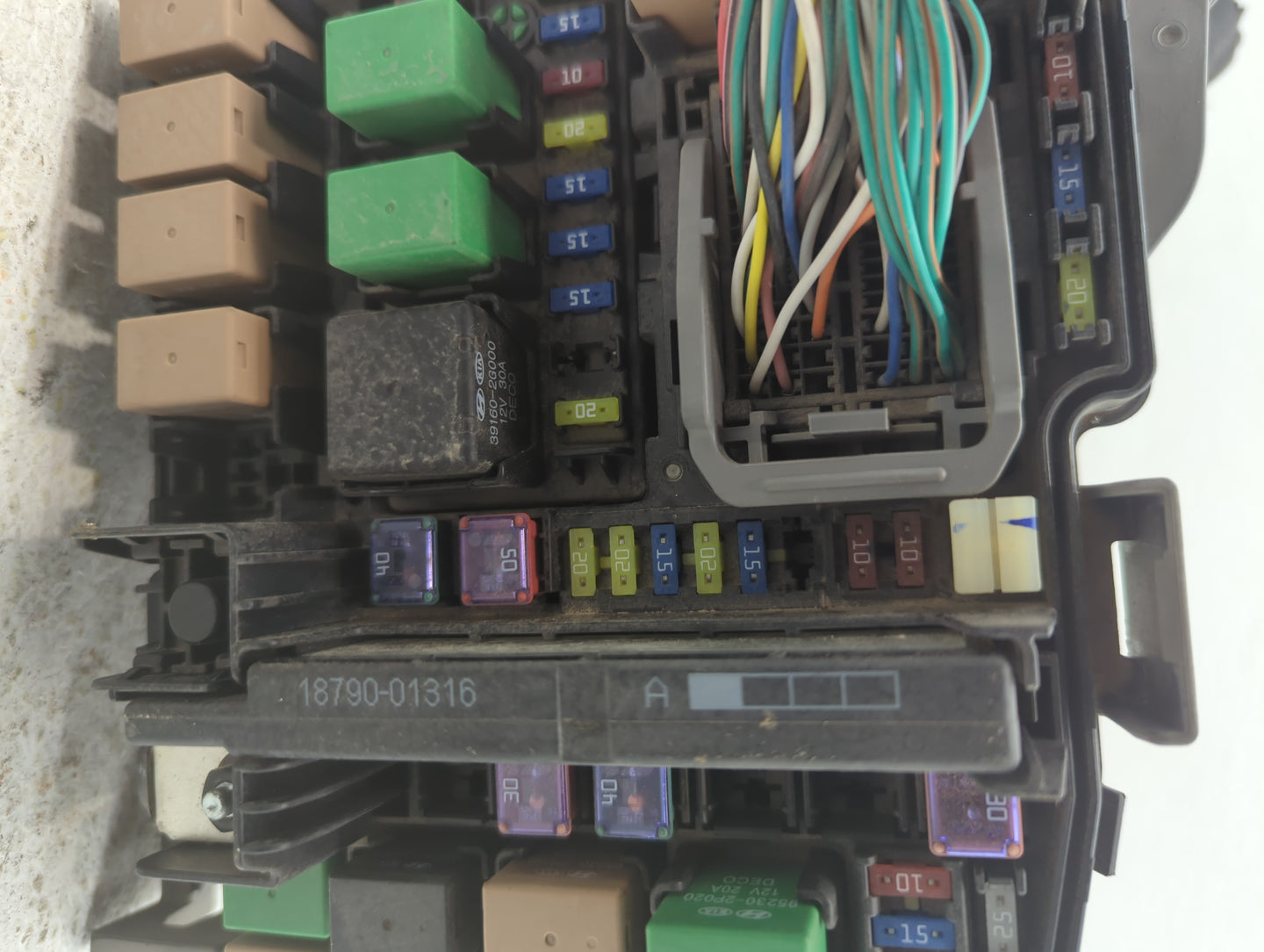 2011-2014 Hyundai Sonata Fusebox Fuse Box Panel Relay Module P/N:VS912003Q074YA Fits Fits 2011 2012 2013 2014 OEM Used Auto 