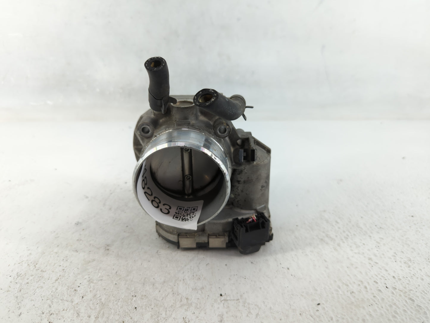 2011-2014 Hyundai Sonata Throttle Body P/N:35100-2G700 Fits Fits 2011 2012 2013 2014 2015 2016 OEM Used Auto Parts - Oemused