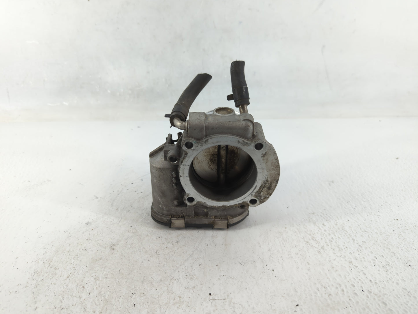 2011-2014 Hyundai Sonata Throttle Body P/N:35100-2G700 Fits Fits 2011 2012 2013 2014 2015 2016 OEM Used Auto Parts - Oemused