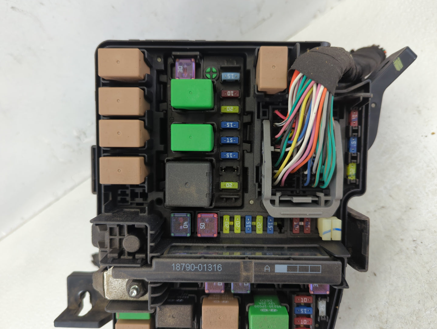 2011-2014 Hyundai Sonata Fusebox Fuse Box Panel Relay Module P/N:91950-3S711 Fits Fits 2011 2012 2013 2014 OEM Used Auto Par