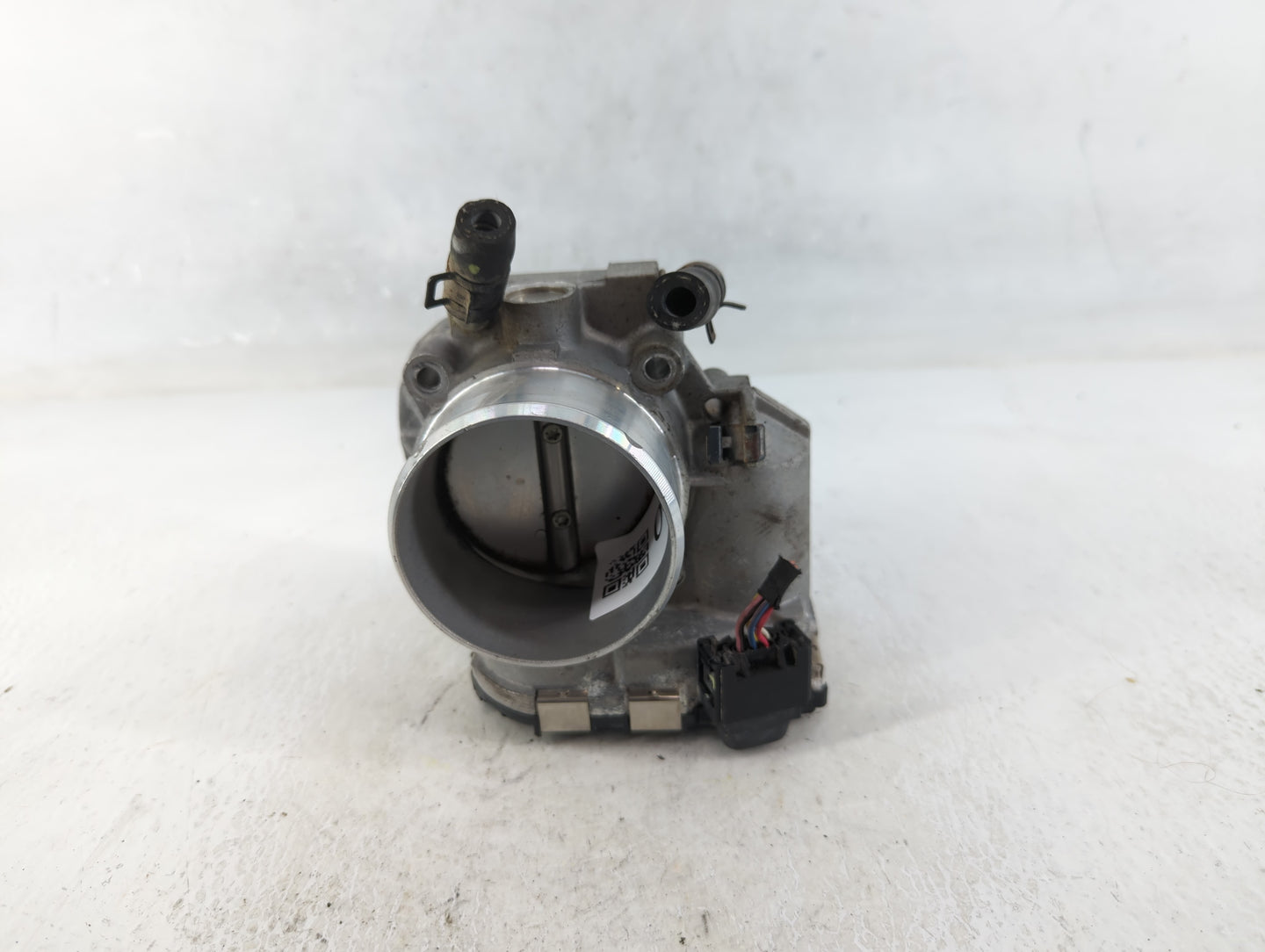 2011-2014 Hyundai Sonata Throttle Body P/N:35100-2G700 Fits Fits 2011 2012 2013 2014 2015 2016 OEM Used Auto Parts - Oemused