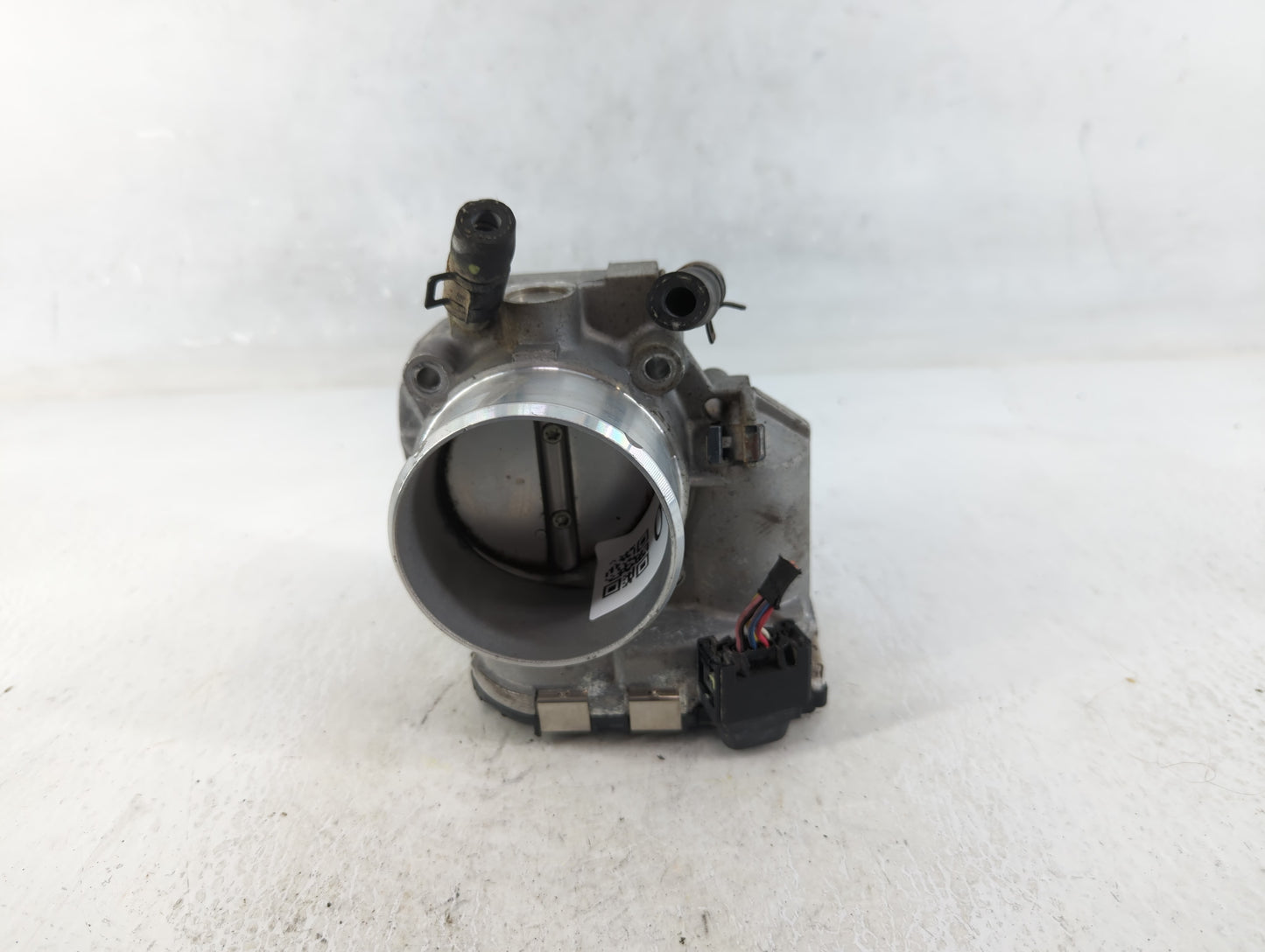 2011-2014 Hyundai Sonata Throttle Body P/N:35100-2G700 Fits Fits 2011 2012 2013 2014 2015 2016 OEM Used Auto Parts - Oemused