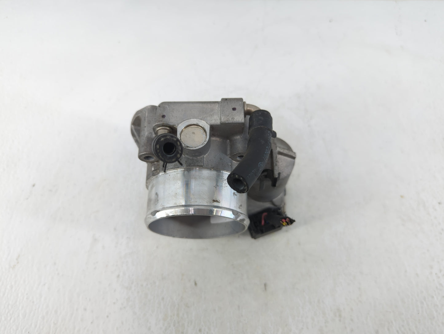 2011-2014 Hyundai Sonata Throttle Body P/N:35100-2G700 Fits Fits 2011 2012 2013 2014 2015 2016 OEM Used Auto Parts - Oemused