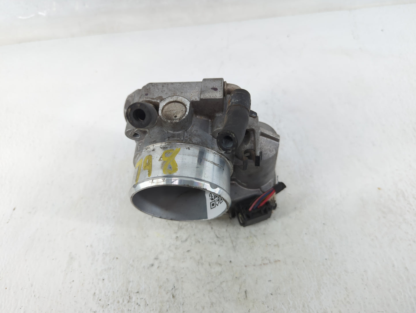 2011-2014 Hyundai Sonata Throttle Body P/N:35100-2G700 Fits Fits 2011 2012 2013 2014 2015 2016 OEM Used Auto Parts - Oemused