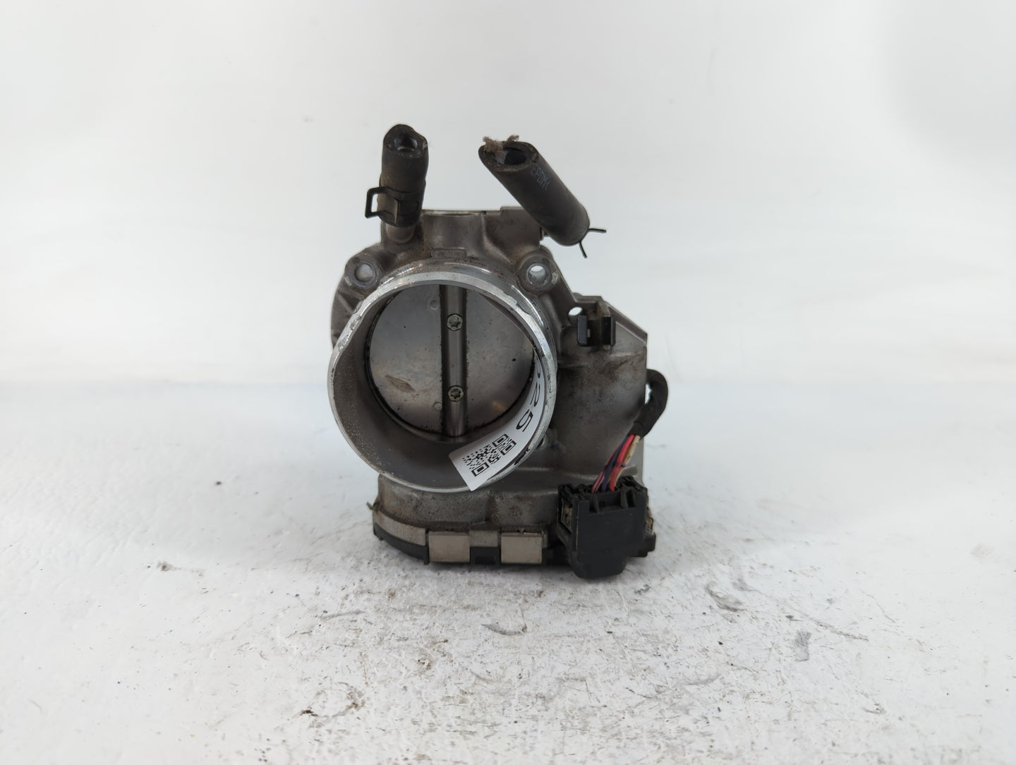 2011-2014 Hyundai Sonata Throttle Body P/N:35100-2G700 Fits Fits 2011 2012 2013 2014 2015 2016 OEM Used Auto Parts - Oemused