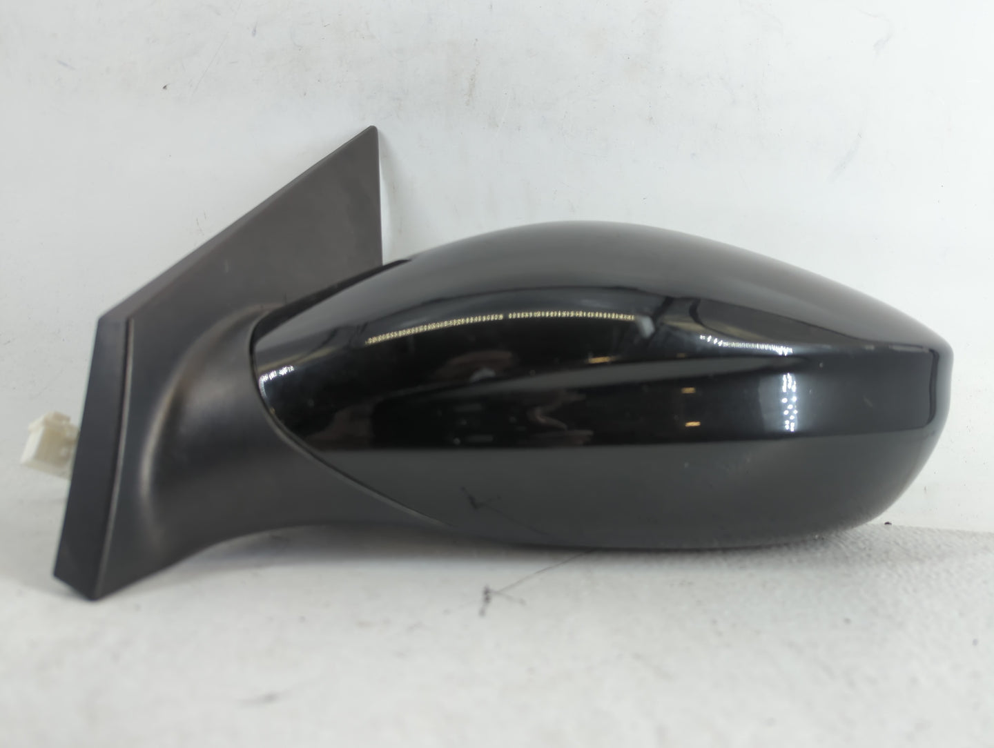 2011-2014 Hyundai Sonata Driver Side View Mirror - Left Door Mirror OEM Used - Oemusedautoparts1.com