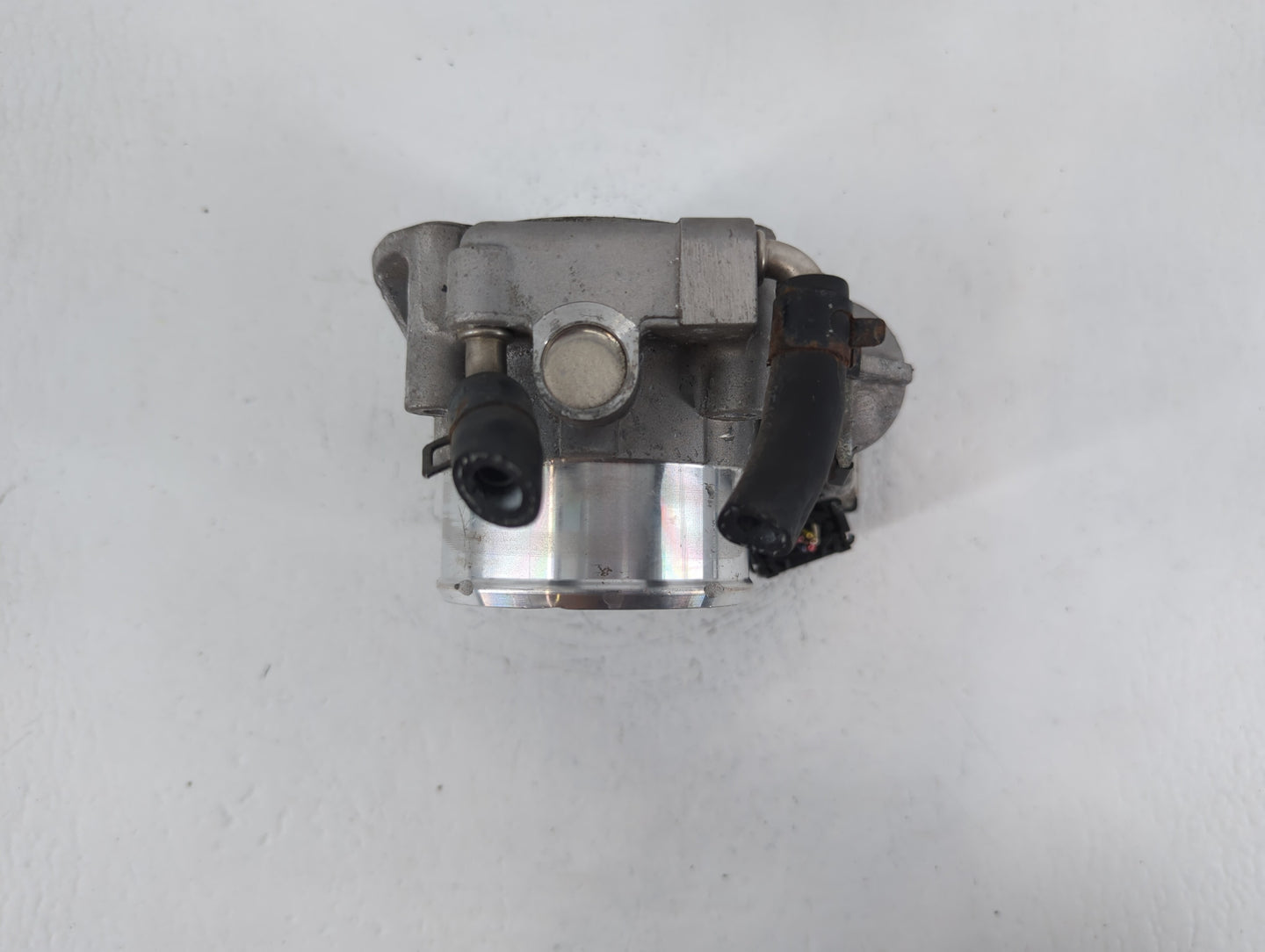2011-2014 Hyundai Sonata Throttle Body P/N:35100-2G700 Fits Fits 2011 2012 2013 2014 2015 2016 OEM Used Auto Parts - Oemused