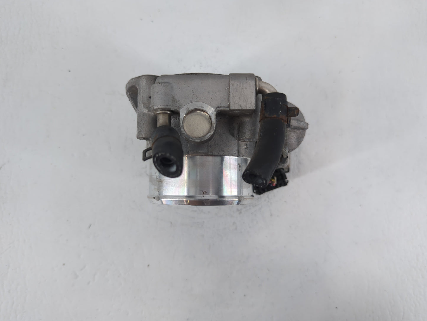 2011-2014 Hyundai Sonata Throttle Body P/N:35100-2G700 Fits Fits 2011 2012 2013 2014 2015 2016 OEM Used Auto Parts - Oemused