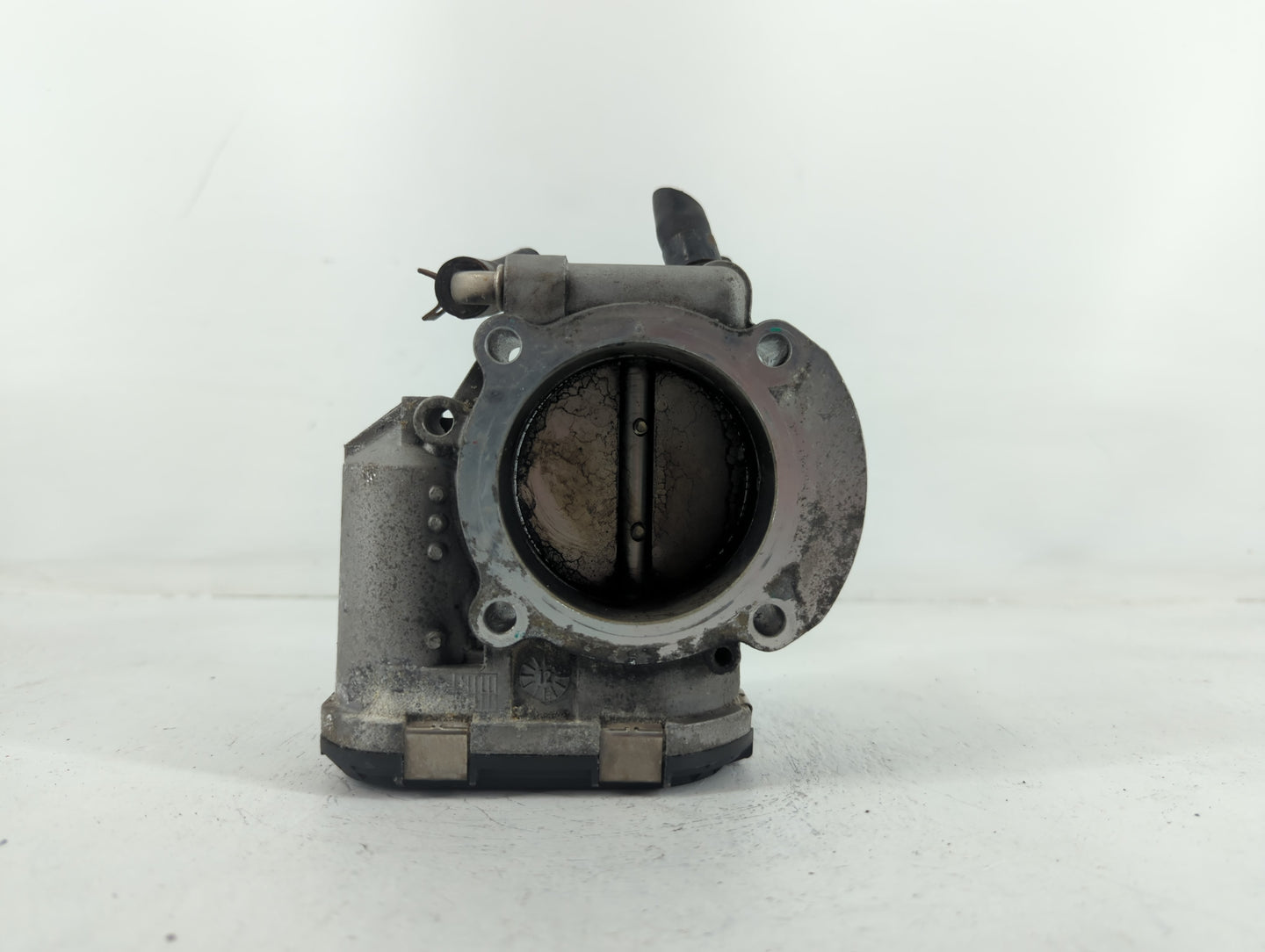 2011-2014 Hyundai Sonata Throttle Body P/N:35100-2G700 Fits Fits 2011 2012 2013 2014 2015 2016 OEM Used Auto Parts - Oemused