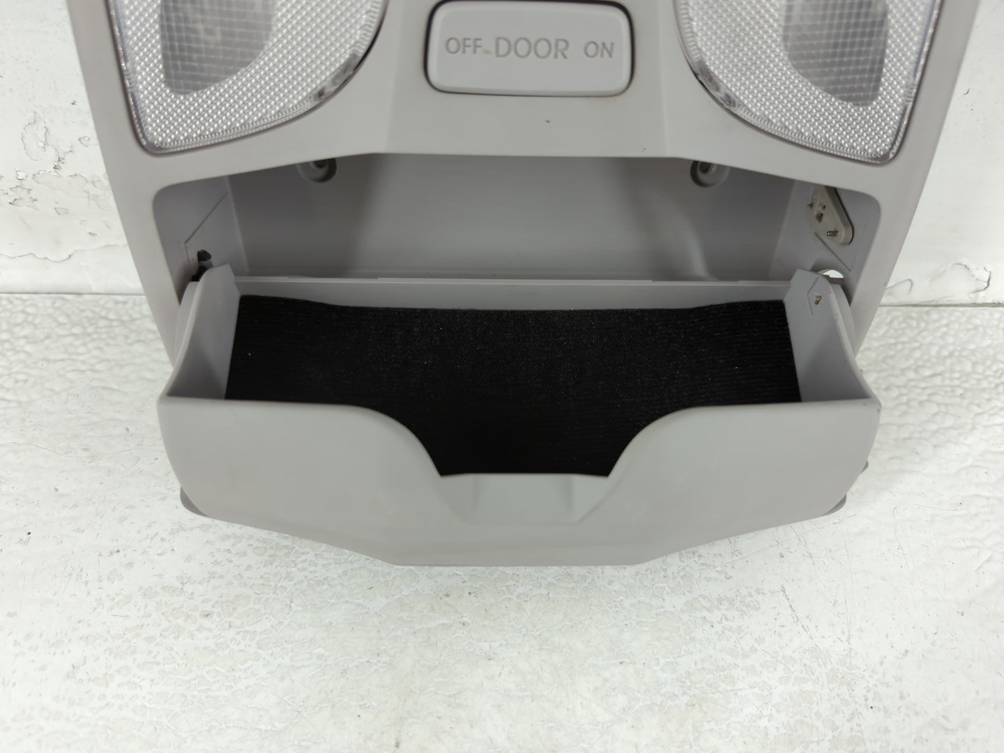2011-2015 Hyundai Sonata Overhead Roof Console 681990 - Oemusedautoparts1.com