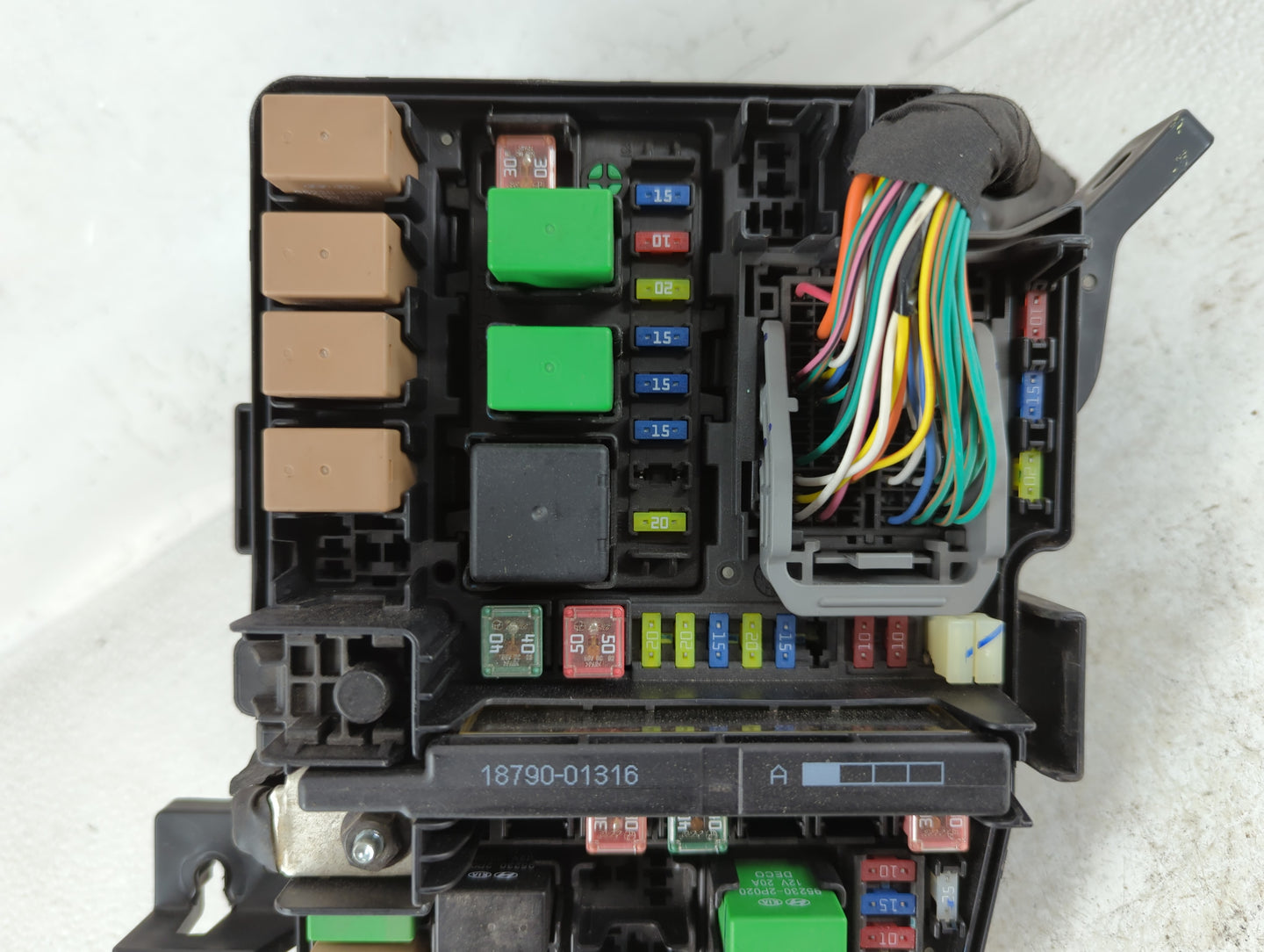 2011-2014 Hyundai Sonata Fusebox Fuse Box Panel Relay Module P/N:91950-3S711 Fits Fits 2011 2012 2013 2014 OEM Used Auto Par