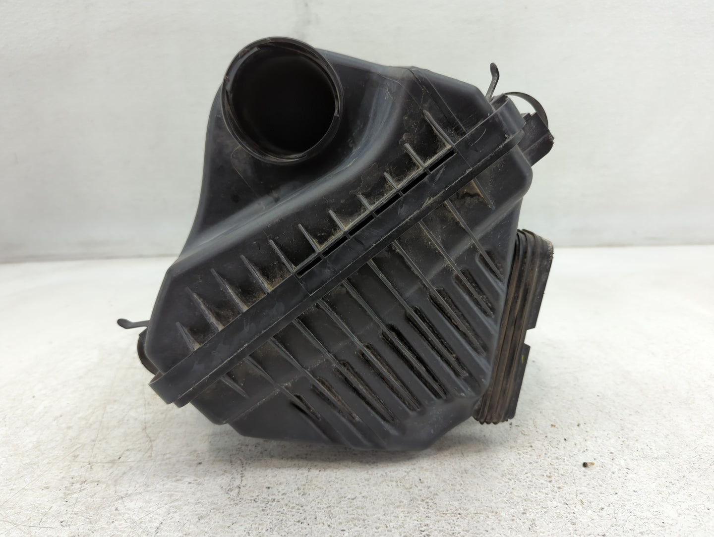 2011-2014 Hyundai Sonata Air Cleaner Intake-duct Hose Tube - Oemusedautoparts1.com