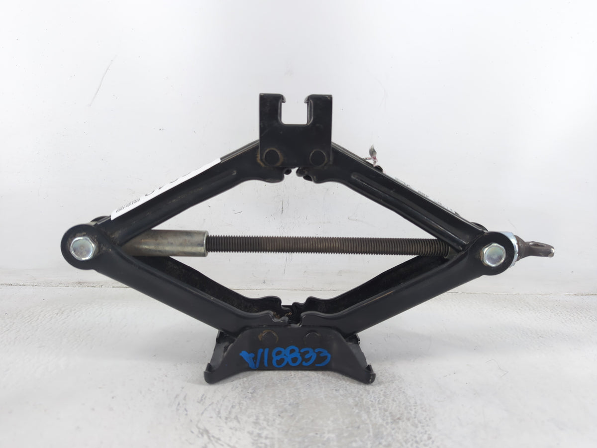 2013 Hyundai Sonata Spare Scissor Car Jack 683640 - Oemusedautoparts1.com
