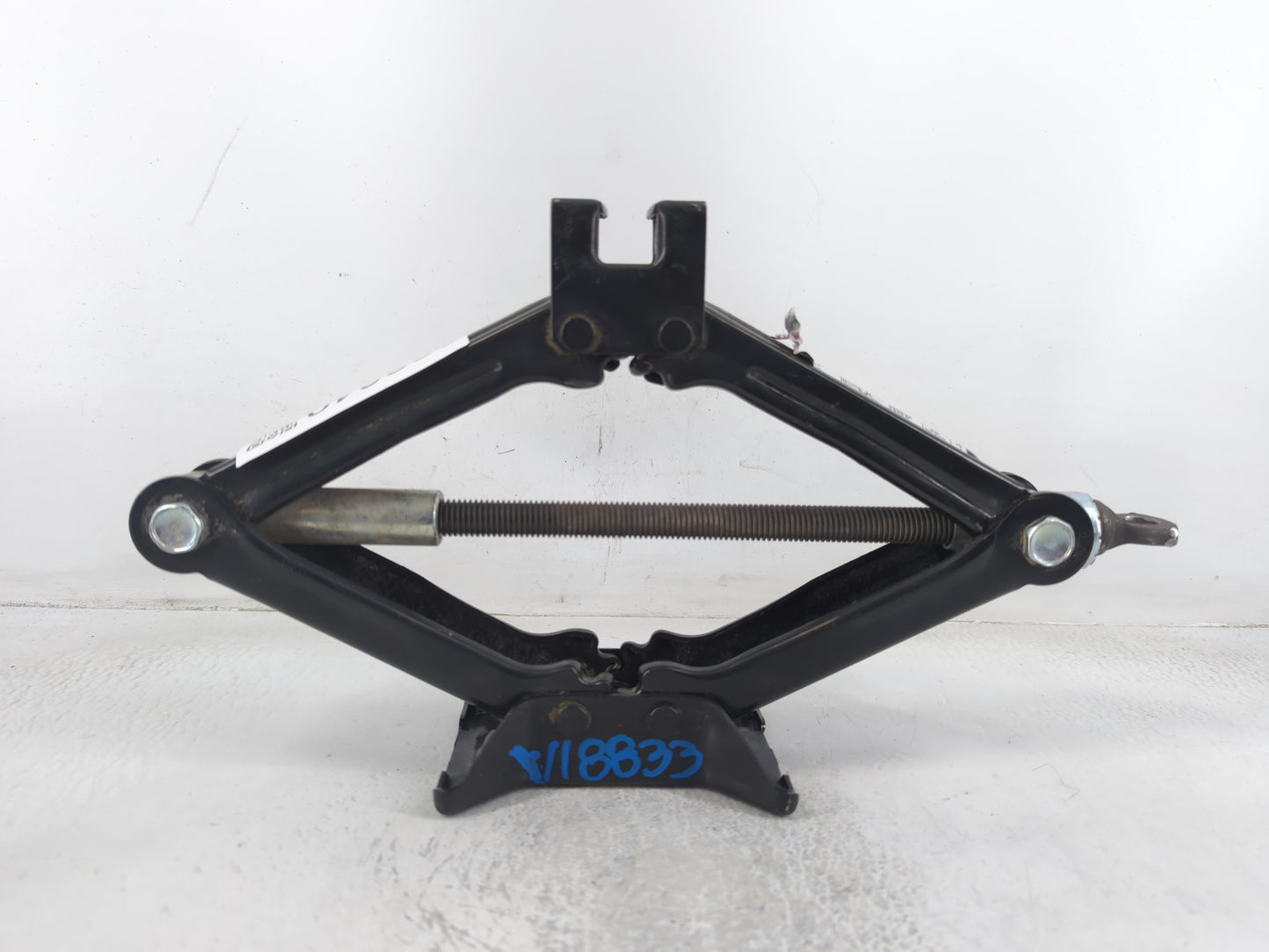 2013 Hyundai Sonata Spare Scissor Car Jack 683640 - Oemusedautoparts1.com