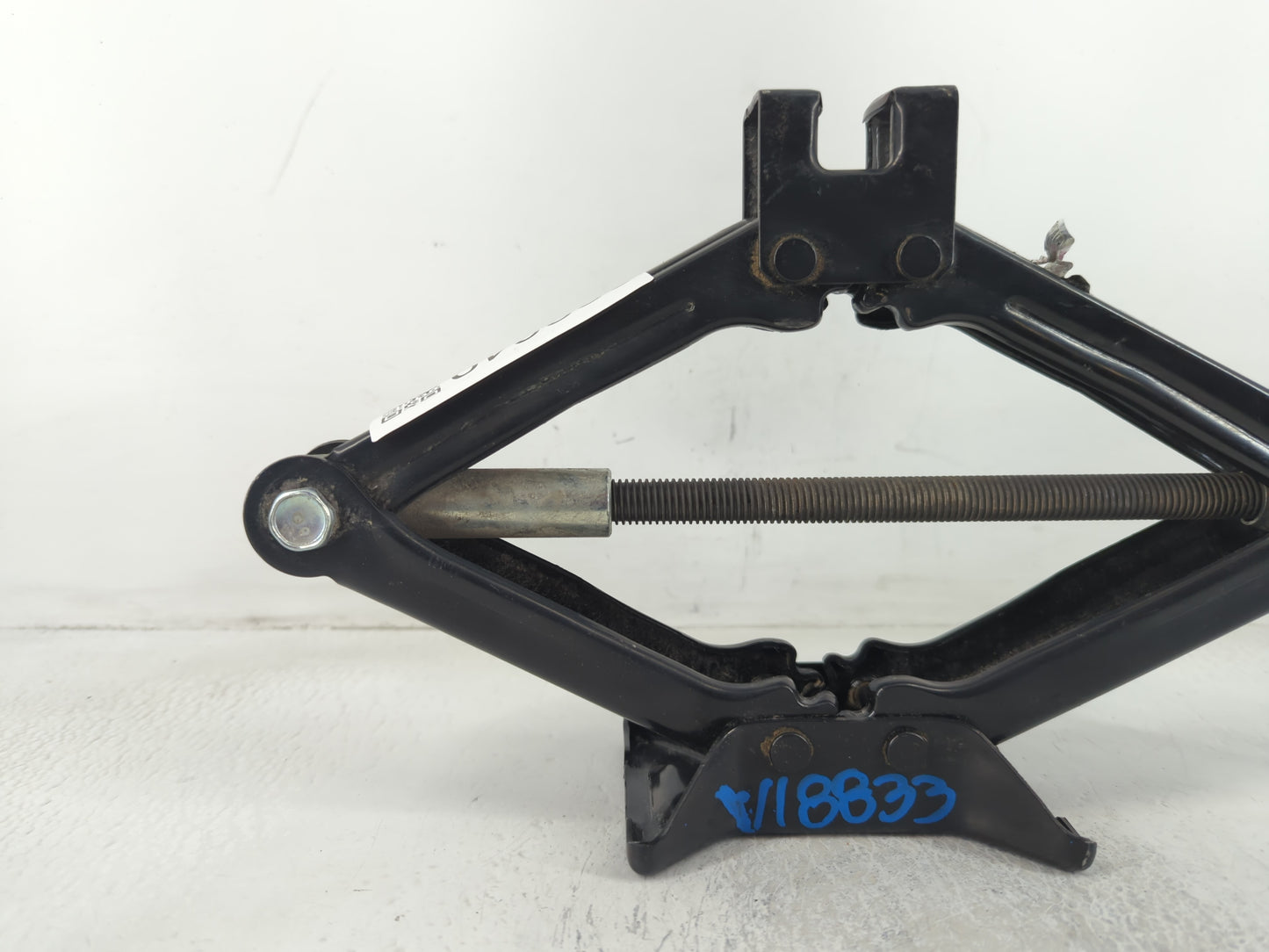 2013 Hyundai Sonata Spare Scissor Car Jack - Oemusedautoparts1.com