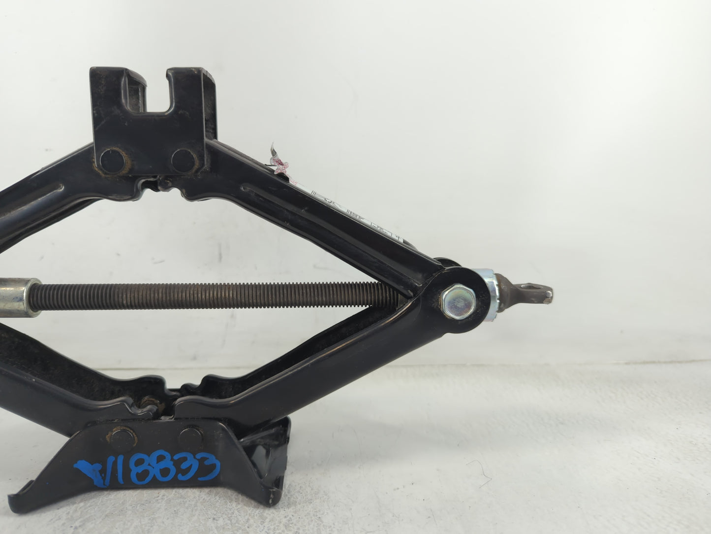 2013 Hyundai Sonata Spare Scissor Car Jack 683640 - Oemusedautoparts1.com