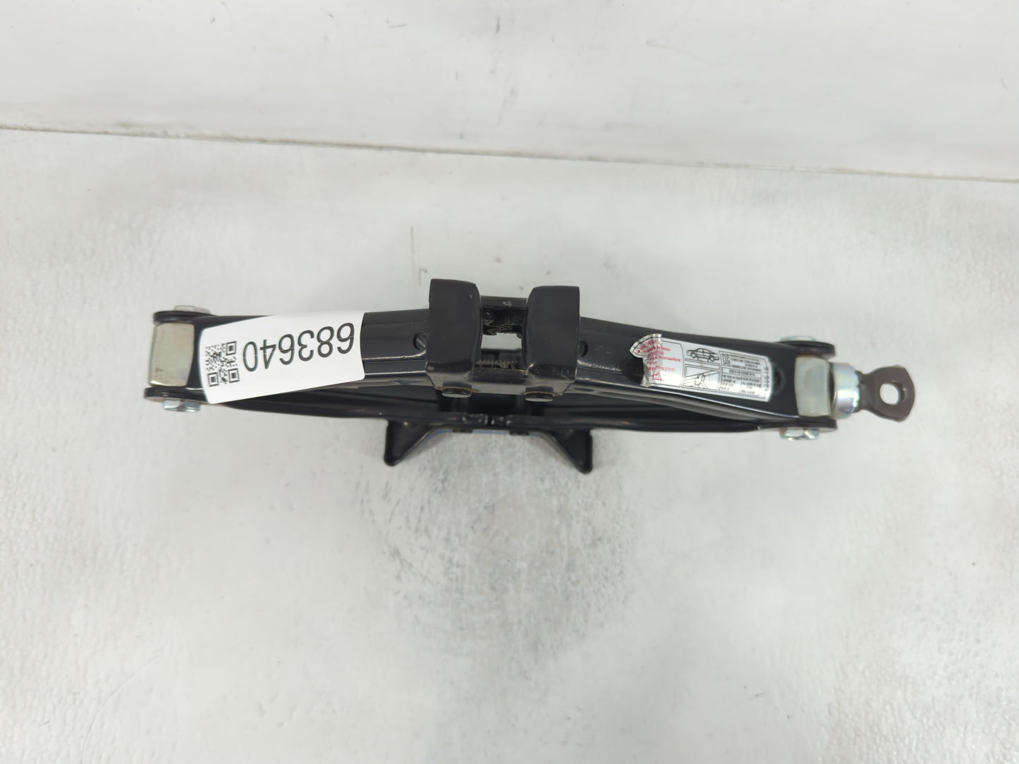 2013 Hyundai Sonata Spare Scissor Car Jack 683640 - Oemusedautoparts1.com