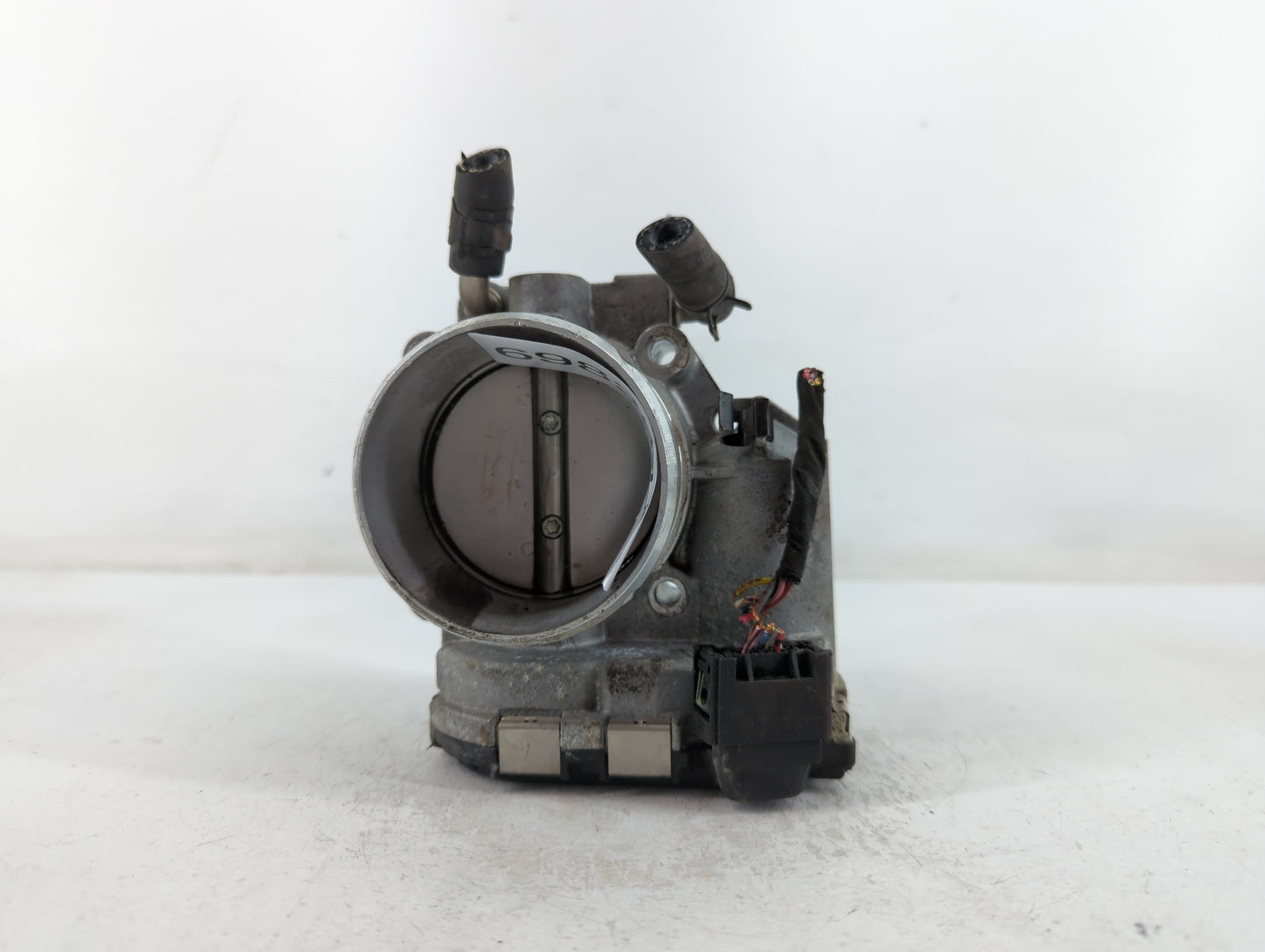 2011-2014 Hyundai Sonata Throttle Body P/N:35100-2G700 Fits Fits 2011 2012 2013 2014 2015 2016 OEM Used Auto Parts - Oemused
