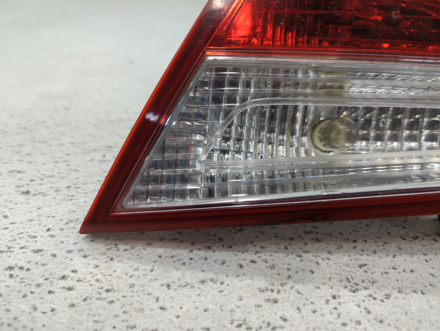 2011-2014 Hyundai Sonata Tail Light Assembly Passenger Right OEM P/N:92404-3Q Fits Fits 2011 2012 2013 2014 OEM Used Auto Pa
