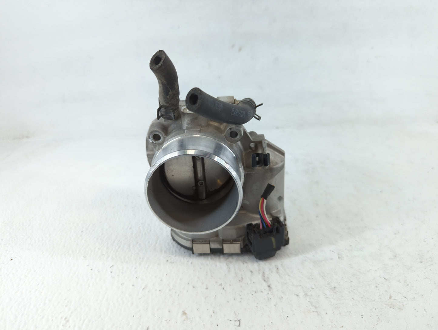 2011-2014 Hyundai Sonata Throttle Body P/N:35100-2G700 Fits Fits 2011 2012 2013 2014 2015 2016 OEM Used Auto Parts - Oemused