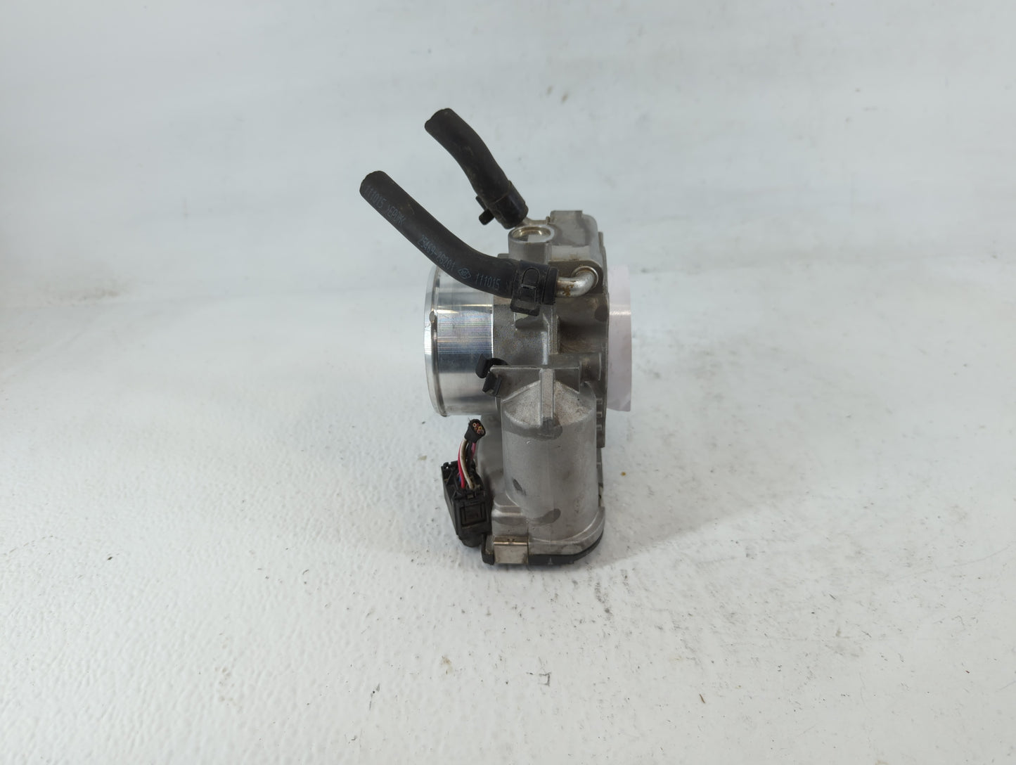 2011-2014 Hyundai Sonata Throttle Body P/N:35100-2G700 Fits Fits 2011 2012 2013 2014 2015 2016 OEM Used Auto Parts - Oemused