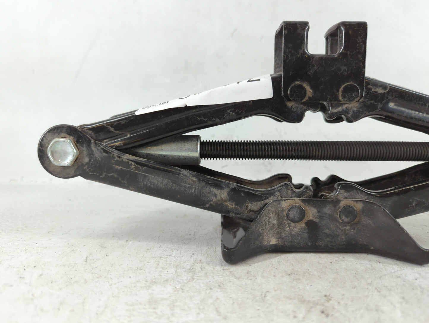 2013 Hyundai Sonata Spare Scissor Car Jack 718849 - Oemusedautoparts1.com