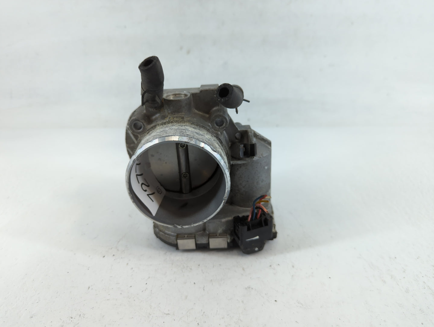 2011-2014 Hyundai Sonata Throttle Body P/N:35100-2G700 Fits Fits 2011 2012 2013 2014 2015 2016 OEM Used Auto Parts - Oemused