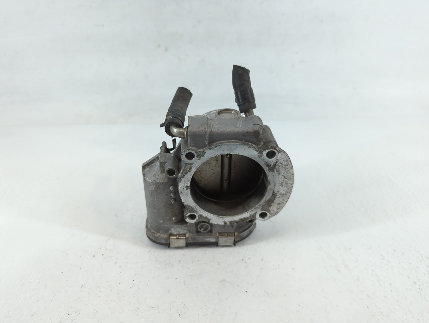 2011-2014 Hyundai Sonata Throttle Body P/N:35100-2G700 Fits Fits 2011 2012 2013 2014 2015 2016 OEM Used Auto Parts - Oemused