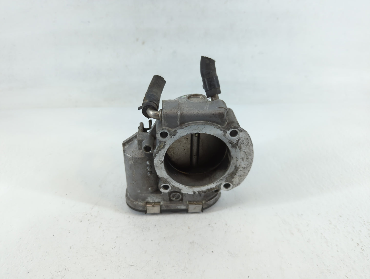 2011-2014 Hyundai Sonata Throttle Body P/N:35100-2G700 Fits Fits 2011 2012 2013 2014 2015 2016 OEM Used Auto Parts - Oemused