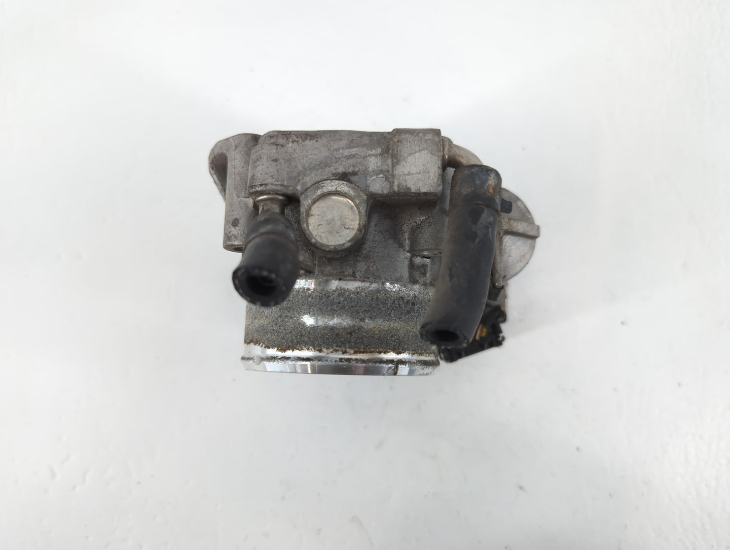 2011-2014 Hyundai Sonata Throttle Body P/N:35100-2G700 Fits Fits 2011 2012 2013 2014 2015 2016 OEM Used Auto Parts - Oemused