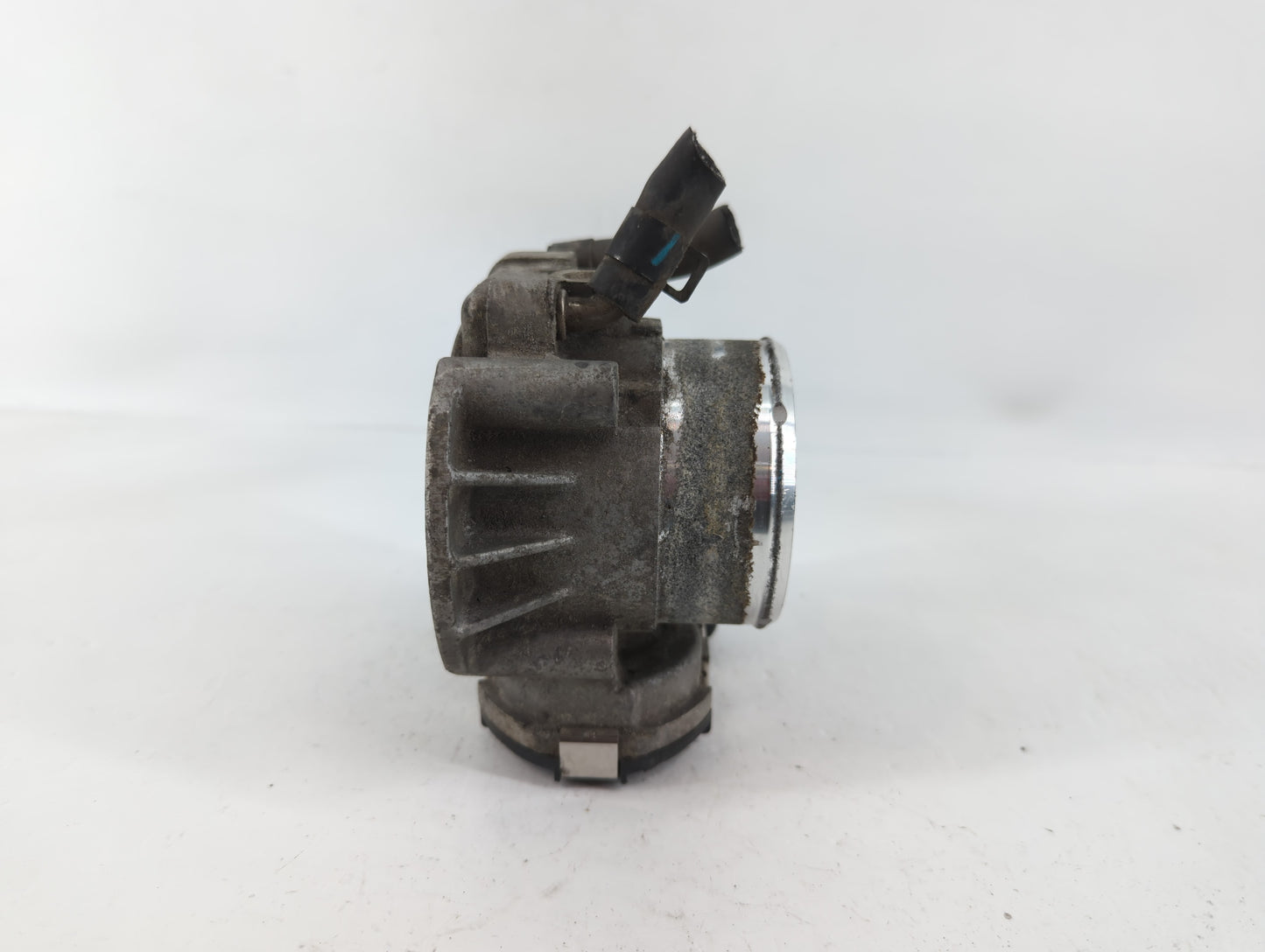 2011-2014 Hyundai Sonata Throttle Body P/N:35100-2G700 Fits Fits 2011 2012 2013 2014 2015 2016 OEM Used Auto Parts - Oemused