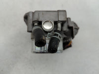 2011-2014 Hyundai Sonata Throttle Body P/N:35100-2G700 Fits Fits 2011 2012 2013 2014 2015 2016 OEM Used Auto Parts - Oemused