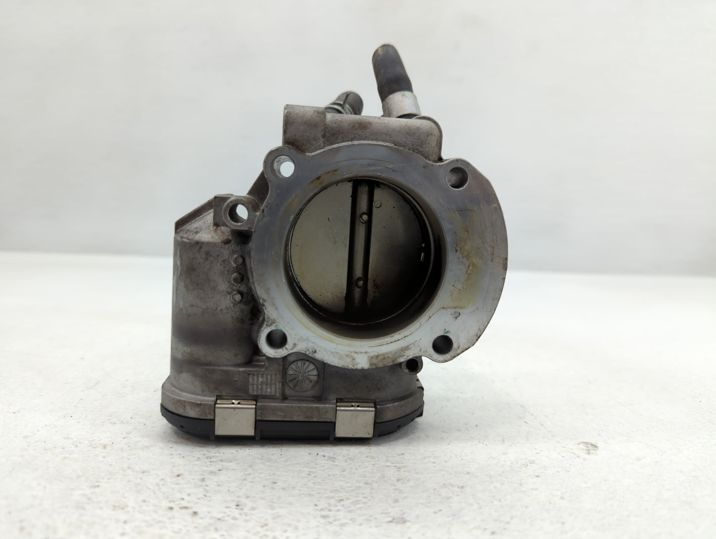 2011-2014 Hyundai Sonata Throttle Body P/N:35100-2G700 Fits Fits 2011 2012 2013 2014 2015 2016 OEM Used Auto Parts - Oemused