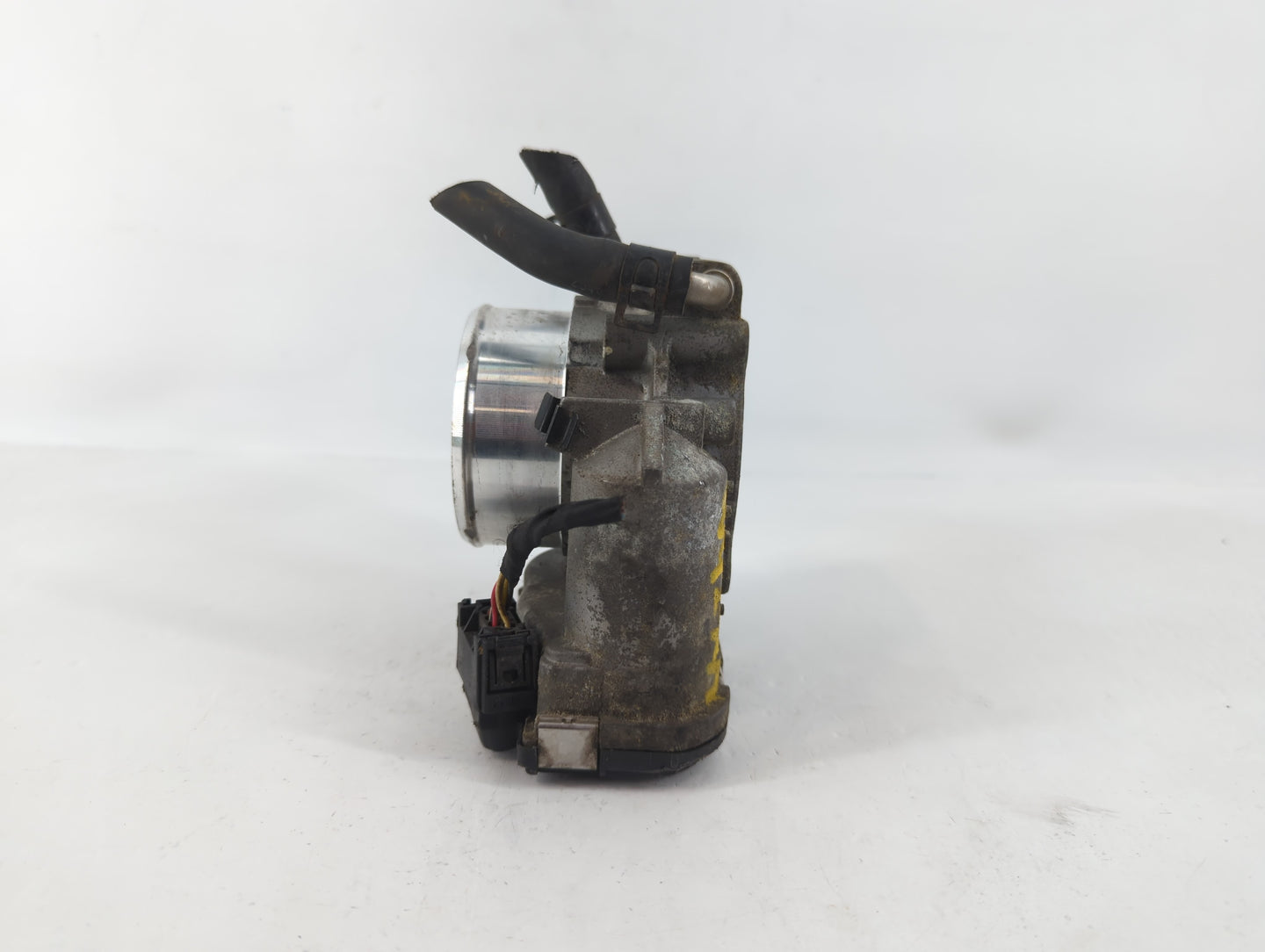 2011-2014 Hyundai Sonata Throttle Body P/N:35100-2G700 Fits Fits 2011 2012 2013 2014 2015 2016 OEM Used Auto Parts - Oemused