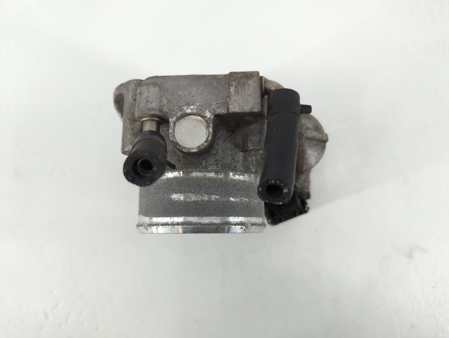 2011-2014 Hyundai Sonata Throttle Body P/N:35100-2G700 Fits Fits 2011 2012 2013 2014 2015 2016 OEM Used Auto Parts - Oemused