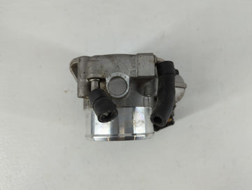 2011-2014 Hyundai Sonata Throttle Body P/N:35100-2G700 Fits Fits 2011 2012 2013 2014 2015 2016 OEM Used Auto Parts