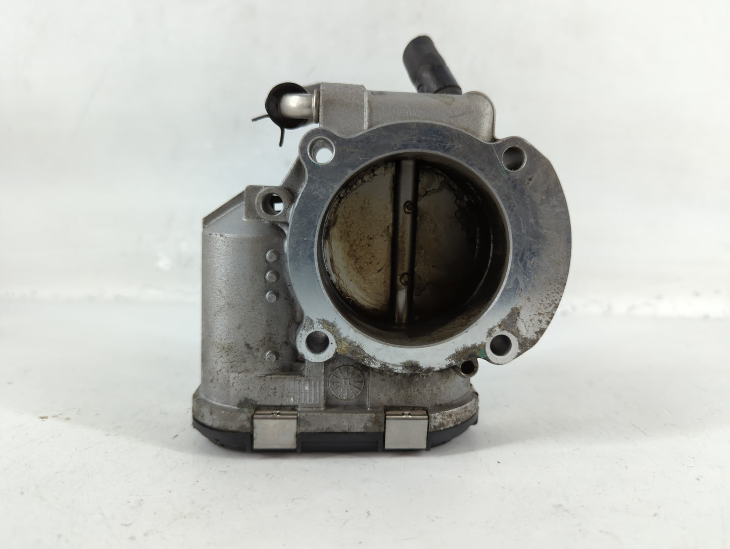 2011-2014 Hyundai Sonata Throttle Body P/N:35100-2G700 Fits Fits 2011 2012 2013 2014 2015 2016 OEM Used Auto Parts - Oemused